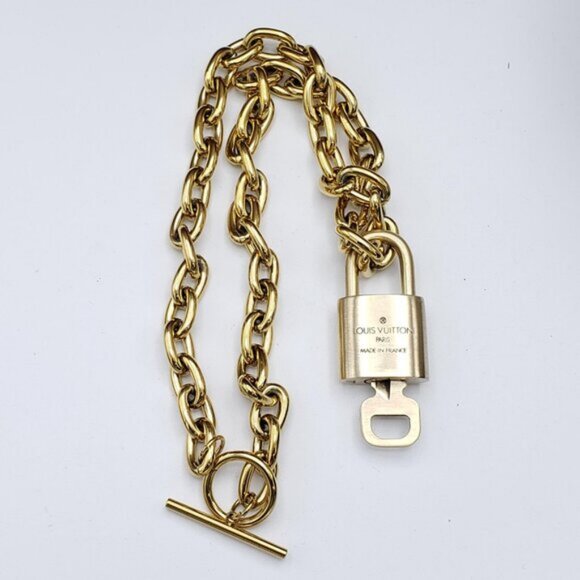 18K Gold-Plated Necklace with Authentic Louis Vuitton Padlock - Picture 9 of 12